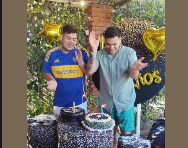 Thiago y Bautista Altamirano durante su internación, imagen difundida por la familia