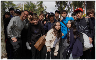 Estudiantes ganadores de Costa Joven 2026 durante su viaje a Misiones.