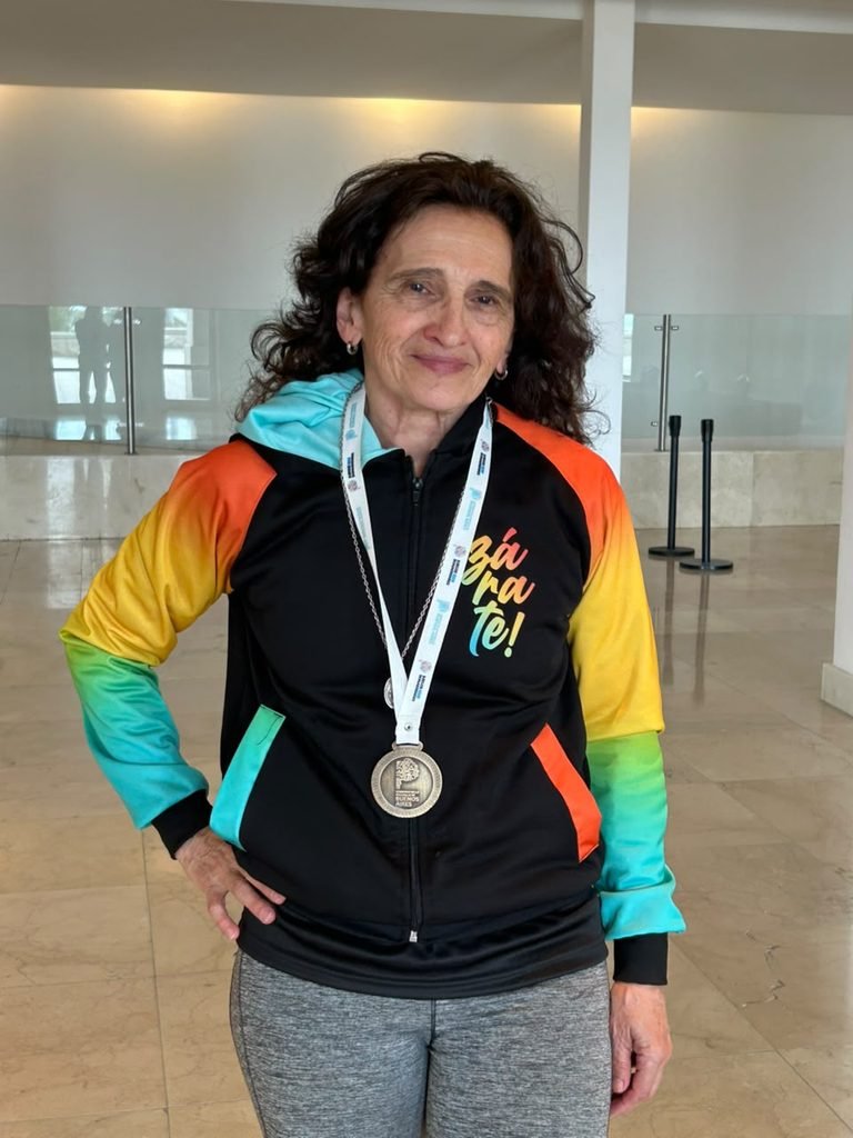 Deportista de Zárate con una medalla en las finales de los Juegos Bonaerenses 2026.